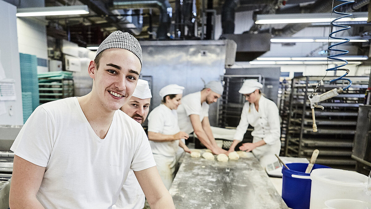 Zimtschnecken werden vorbereitet