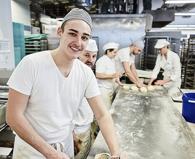 Zimtschnecken werden vorbereitet