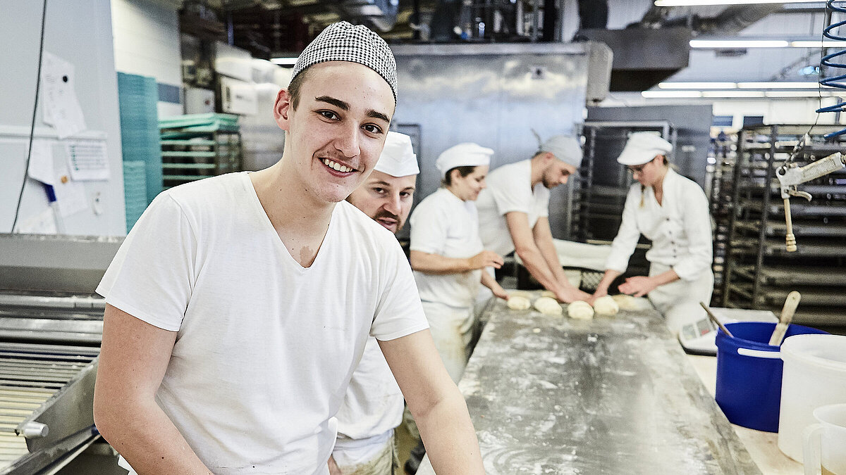 Zimtschnecken werden vorbereitet